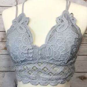 Zenana Outfitters Falling For You Bralette